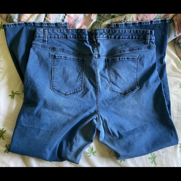 Old Navy Rockstar Plus Size Jeans - Picture 4 of 5